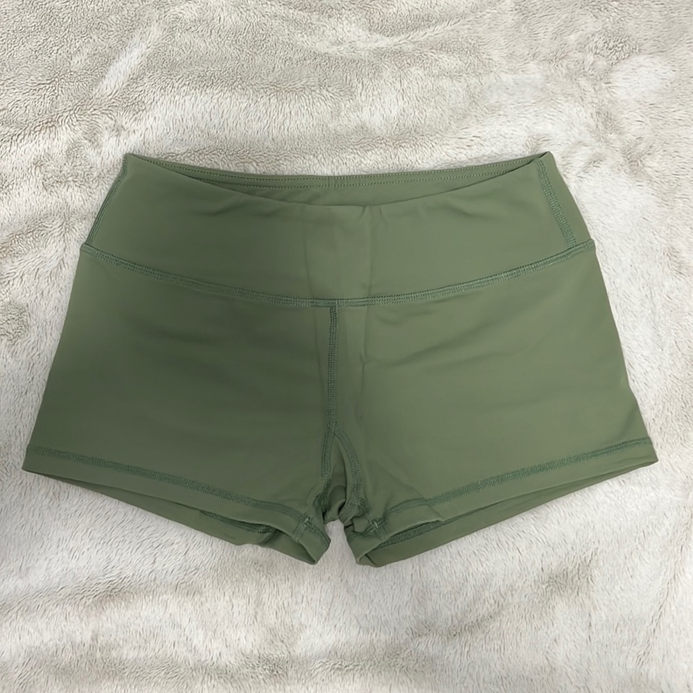 Savage Barbell booty shorts - size medium - color moss green